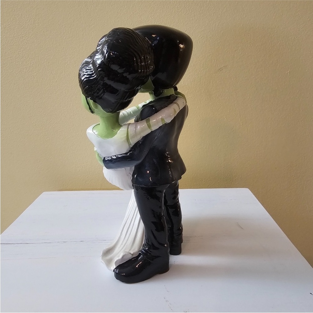 Goblin & Ghoul Frankenstein and His Bride Figurine - Picture 6 of 11